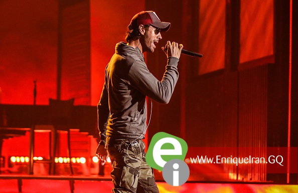 MIAMI, FL - JULY 13: Enrique Iglesias performs during Univisions Premios Juventud Awards Rehearsals - Day 3 at Bank United Center on July 13, 2016 in Miami, Florida. (Photo by John Parra/Getty Images for Univision)