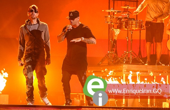 MIAMI, FL - JULY 13: Enrique Iglesias and Wisin perform during Univisions Premios Juventud Awards Rehearsals - Day 3 at Bank United Center on July 13, 2016 in Miami, Florida. (Photo by John Parra/Getty Images for Univision)